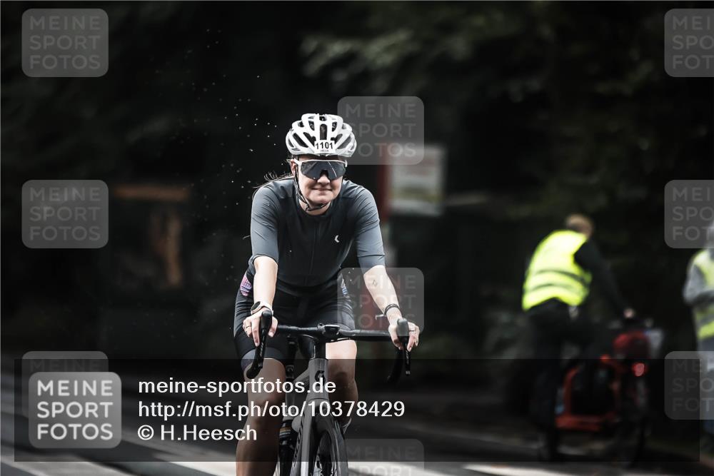 13.09.2026 - Stadtparktriathlon H.Heesch http://msf.ph/oto/10378429 13.09.2026 12:21:18 Radfahren 998, 1101, 1133 meine-sportfotos.de
