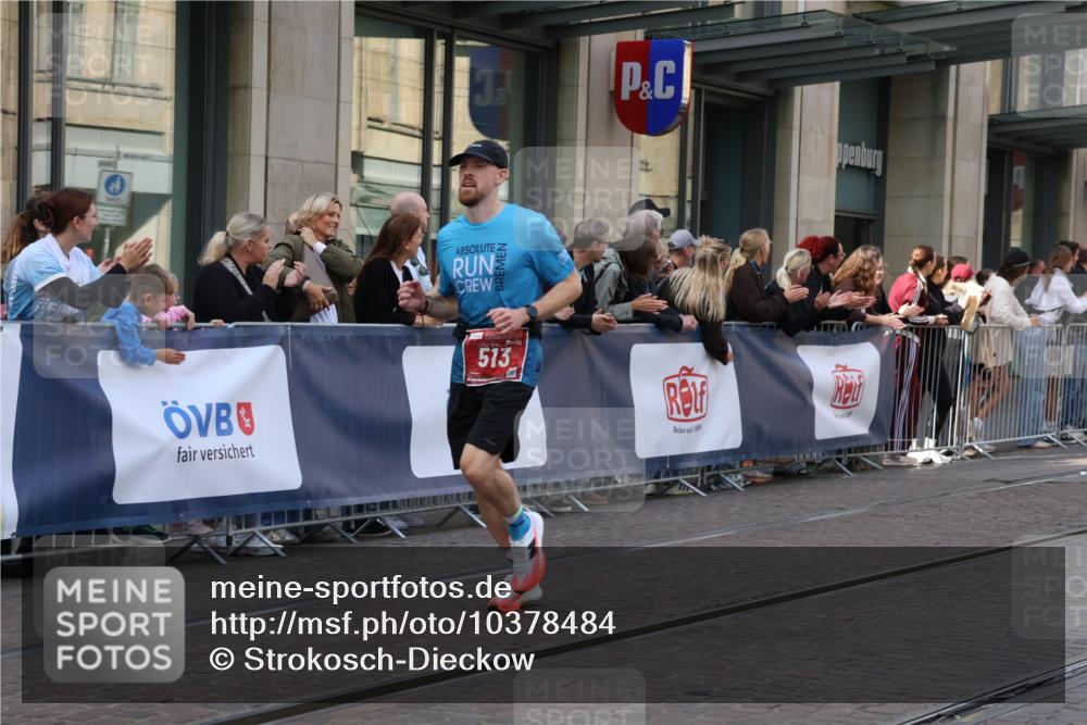 13.09.2026 - 21. swb-Marathon Bremen Strokosch-Dieckow http://msf.ph/oto/10378484 13.09.2026 12:37:35 Ziel 1766, 513, 1957 meine-sportfotos.de