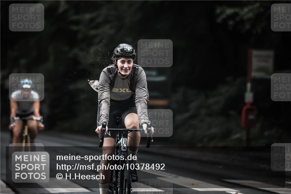 13.09.2026 - Stadtparktriathlon H.Heesch http://msf.ph/oto/10378492 13.09.2026 12:21:24 Radfahren 996, 998, 1101, 1109, 1133, 1154, 1179 meine-sportfotos.de