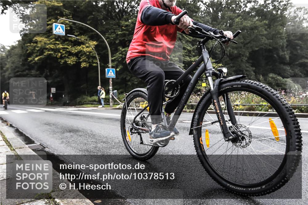 13.09.2026 - Stadtparktriathlon H.Heesch http://msf.ph/oto/10378513 13.09.2026 09:59:16 Radfahren 277, 295, 344 meine-sportfotos.de