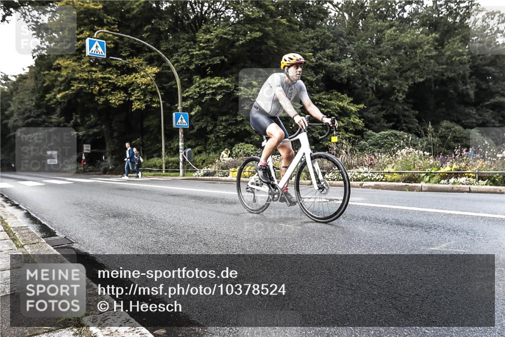 13.09.2026 - Stadtparktriathlon H.Heesch http://msf.ph/oto/10378524 13.09.2026 10:48:30 Radfahren 390, 531 meine-sportfotos.de