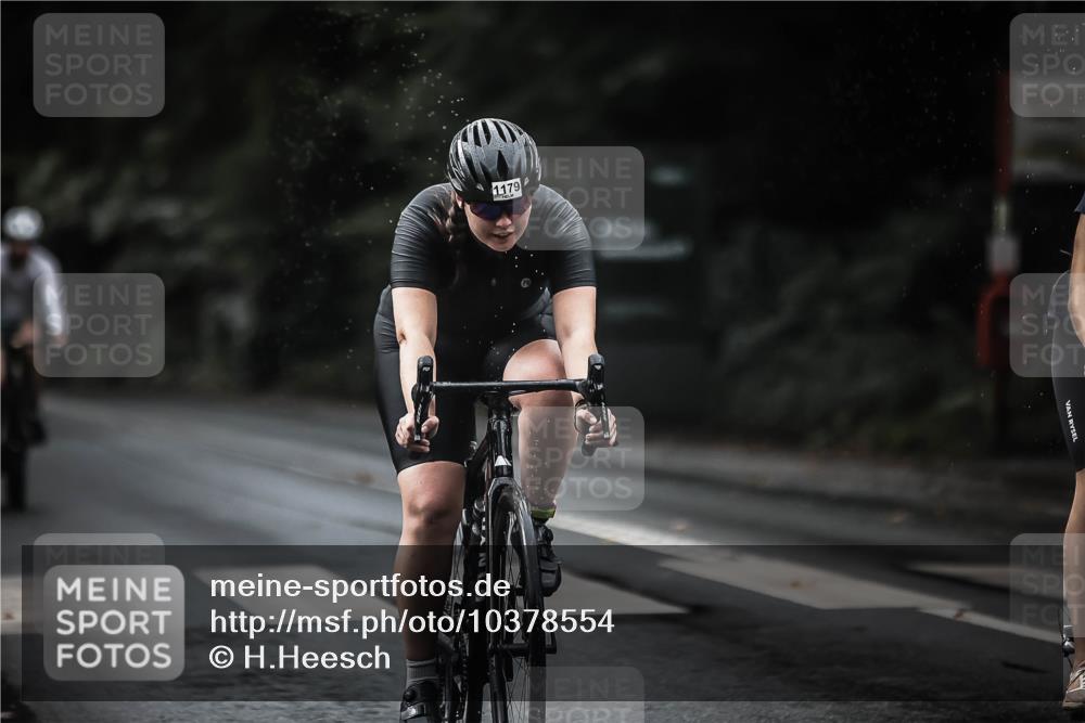 13.09.2026 - Stadtparktriathlon H.Heesch http://msf.ph/oto/10378554 13.09.2026 12:21:27 Radfahren 975, 996, 1109, 1133, 1154, 1179 meine-sportfotos.de