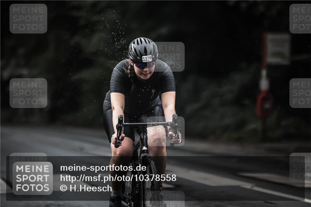13.09.2026 - Stadtparktriathlon H.Heesch http://msf.ph/oto/10378558 13.09.2026 12:21:27 Radfahren 975, 996, 1109, 1133, 1154, 1179 meine-sportfotos.de