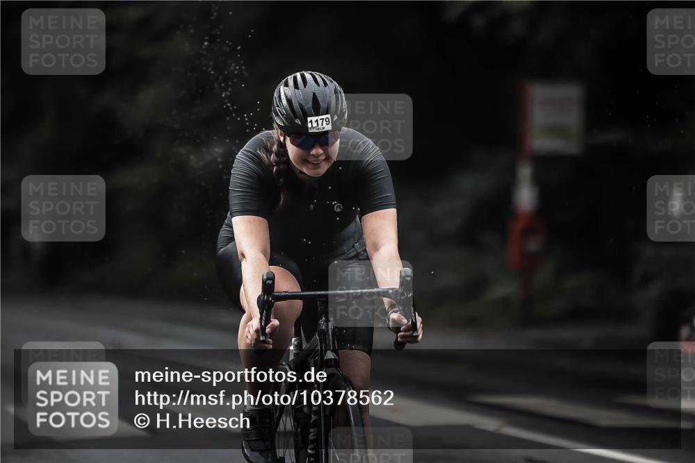 13.09.2026 - Stadtparktriathlon H.Heesch http://msf.ph/oto/10378562 13.09.2026 12:21:28 Radfahren 975, 996, 1109, 1133, 1154, 1179 meine-sportfotos.de