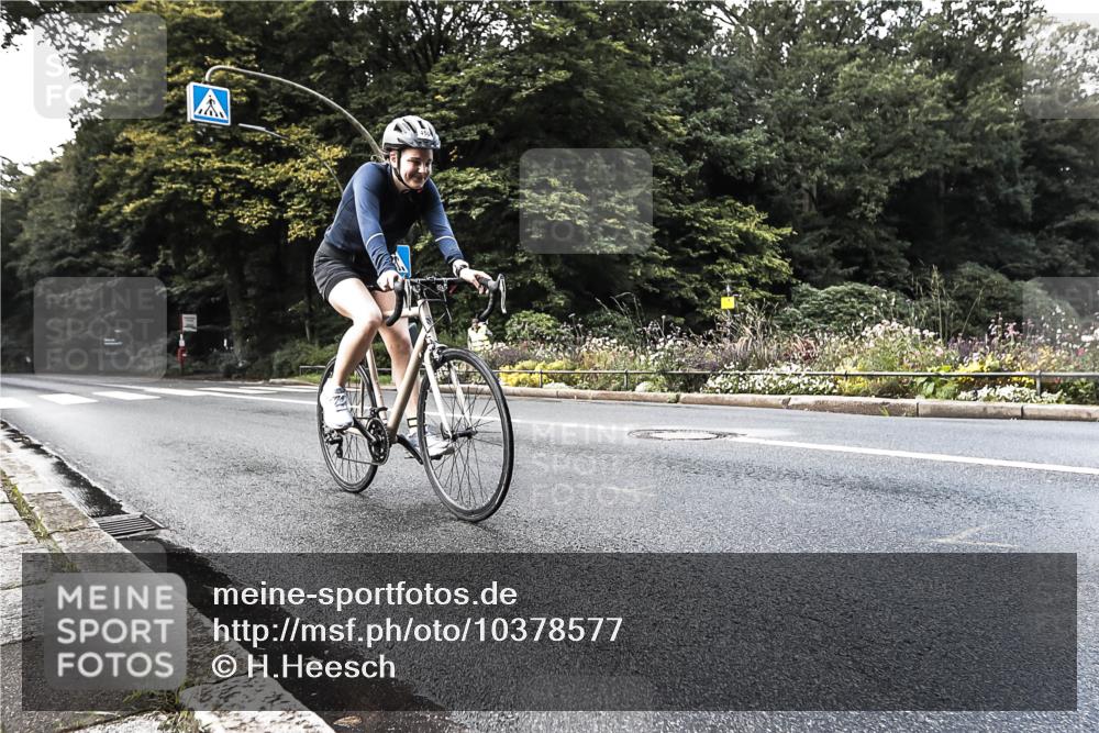 13.09.2026 - Stadtparktriathlon H.Heesch http://msf.ph/oto/10378577 13.09.2026 10:49:06 Radfahren 450, 513, 542, 559 meine-sportfotos.de