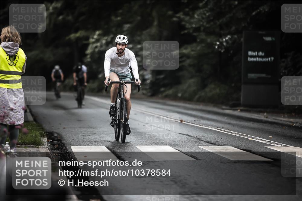 13.09.2026 - Stadtparktriathlon H.Heesch http://msf.ph/oto/10378584 13.09.2026 12:21:28 Radfahren 975, 996, 1109, 1133, 1154, 1179 meine-sportfotos.de