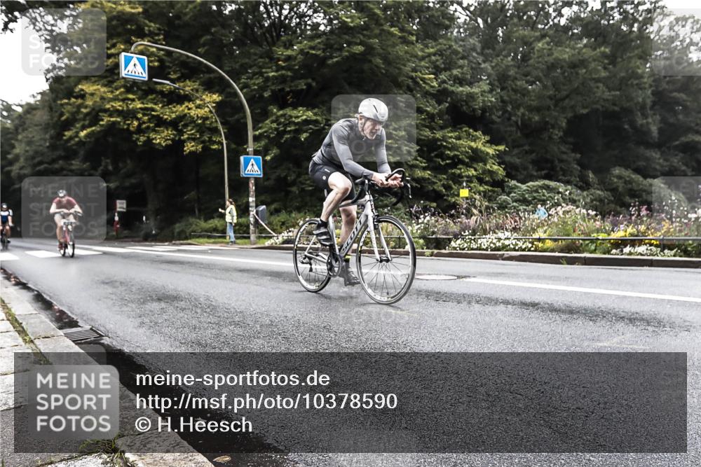 13.09.2026 - Stadtparktriathlon H.Heesch http://msf.ph/oto/10378590 13.09.2026 10:01:07 Radfahren 224, 228, 232, 241 meine-sportfotos.de