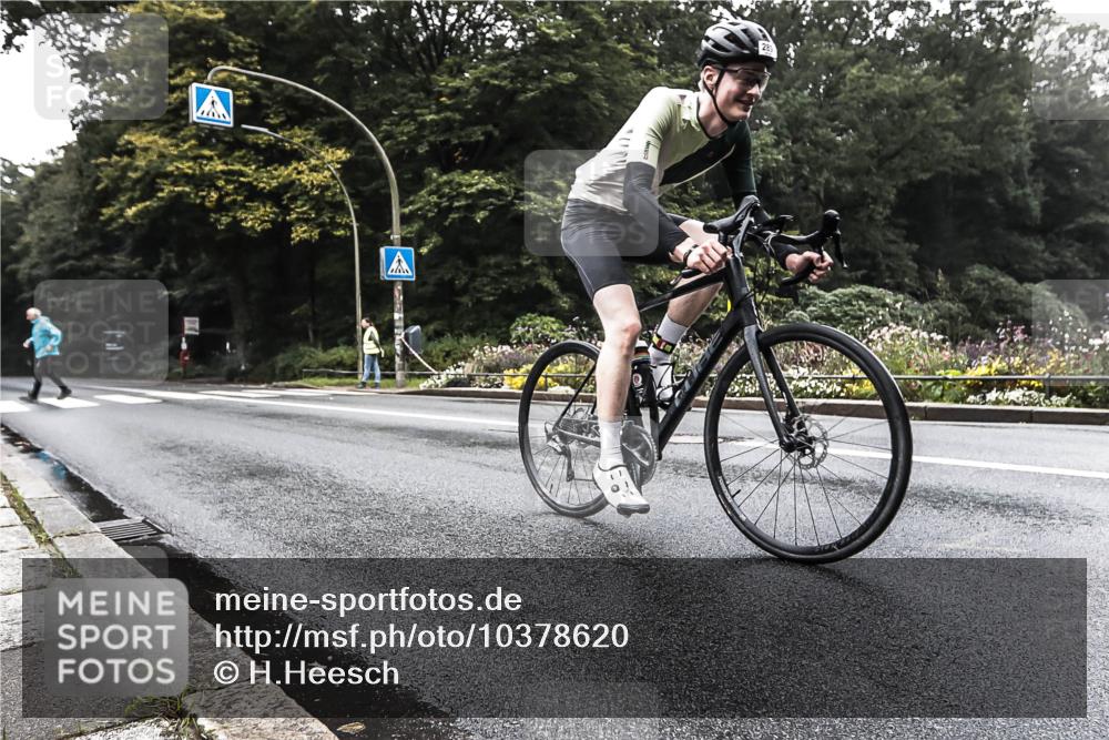13.09.2026 - Stadtparktriathlon H.Heesch http://msf.ph/oto/10378620 13.09.2026 10:01:26 Radfahren 289 meine-sportfotos.de