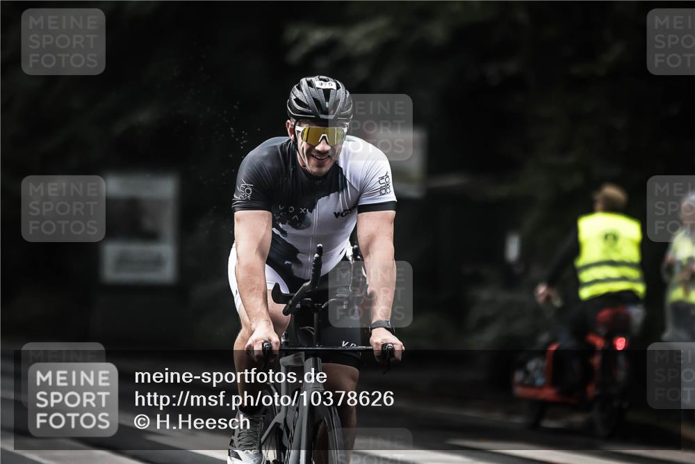 13.09.2026 - Stadtparktriathlon H.Heesch http://msf.ph/oto/10378626 13.09.2026 12:21:34 Radfahren 975, 996, 1066 meine-sportfotos.de