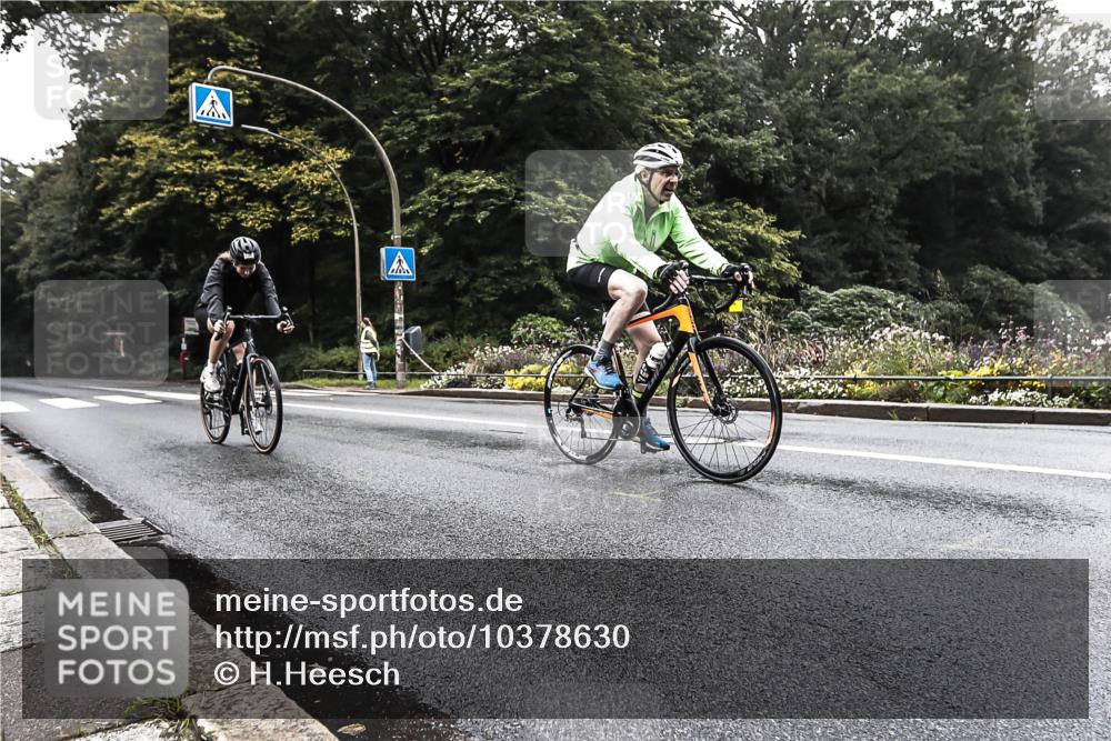 13.09.2026 - Stadtparktriathlon H.Heesch http://msf.ph/oto/10378630 13.09.2026 10:01:35 Radfahren 216, 233, 296 meine-sportfotos.de