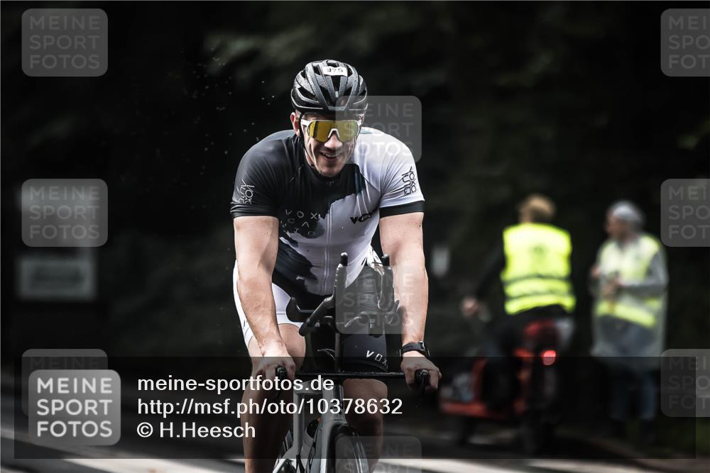 13.09.2026 - Stadtparktriathlon H.Heesch http://msf.ph/oto/10378632 13.09.2026 12:21:34 Radfahren 975, 996, 1066 meine-sportfotos.de
