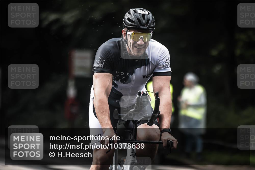 13.09.2026 - Stadtparktriathlon H.Heesch http://msf.ph/oto/10378639 13.09.2026 12:21:34 Radfahren 975, 996, 1066 meine-sportfotos.de