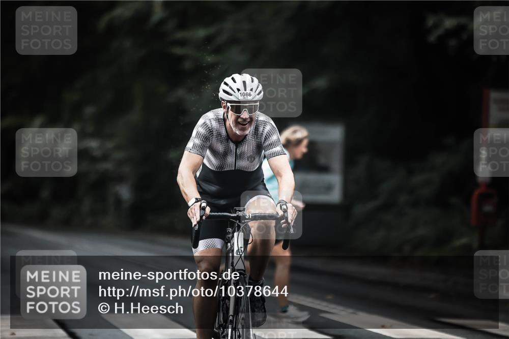 13.09.2026 - Stadtparktriathlon H.Heesch http://msf.ph/oto/10378644 13.09.2026 12:21:36 Radfahren 975, 996, 1066, 1136 meine-sportfotos.de