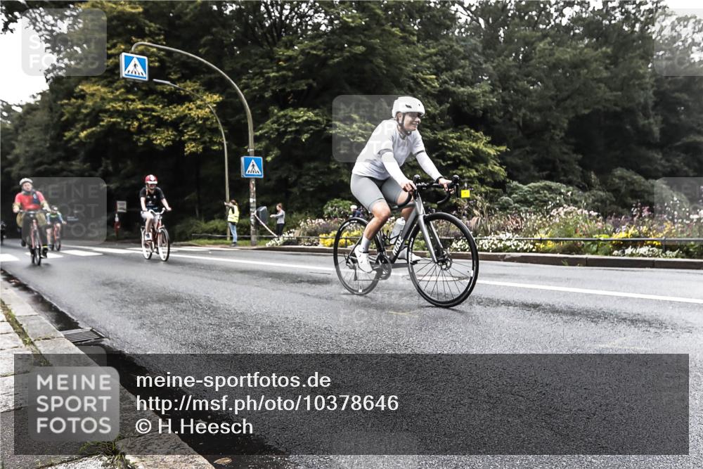 13.09.2026 - Stadtparktriathlon H.Heesch http://msf.ph/oto/10378646 13.09.2026 10:01:53 Radfahren 251, 308, 324 meine-sportfotos.de