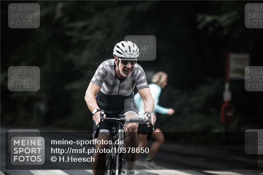 13.09.2026 - Stadtparktriathlon H.Heesch http://msf.ph/oto/10378650 13.09.2026 12:21:36 Radfahren 975, 996, 1066, 1136 meine-sportfotos.de