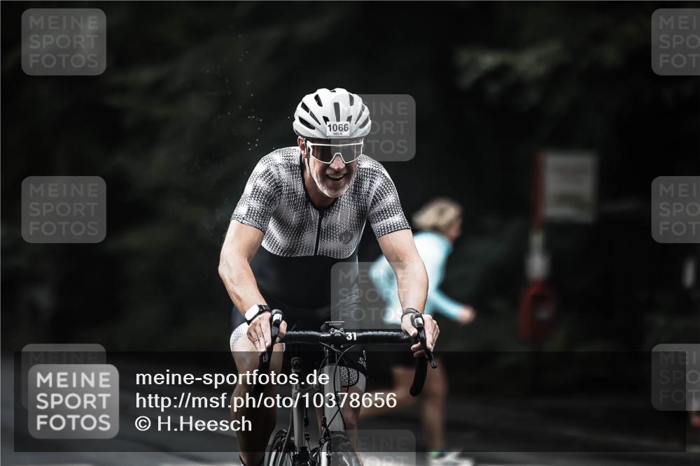 13.09.2026 - Stadtparktriathlon H.Heesch http://msf.ph/oto/10378656 13.09.2026 12:21:36 Radfahren 975, 996, 1066, 1136 meine-sportfotos.de