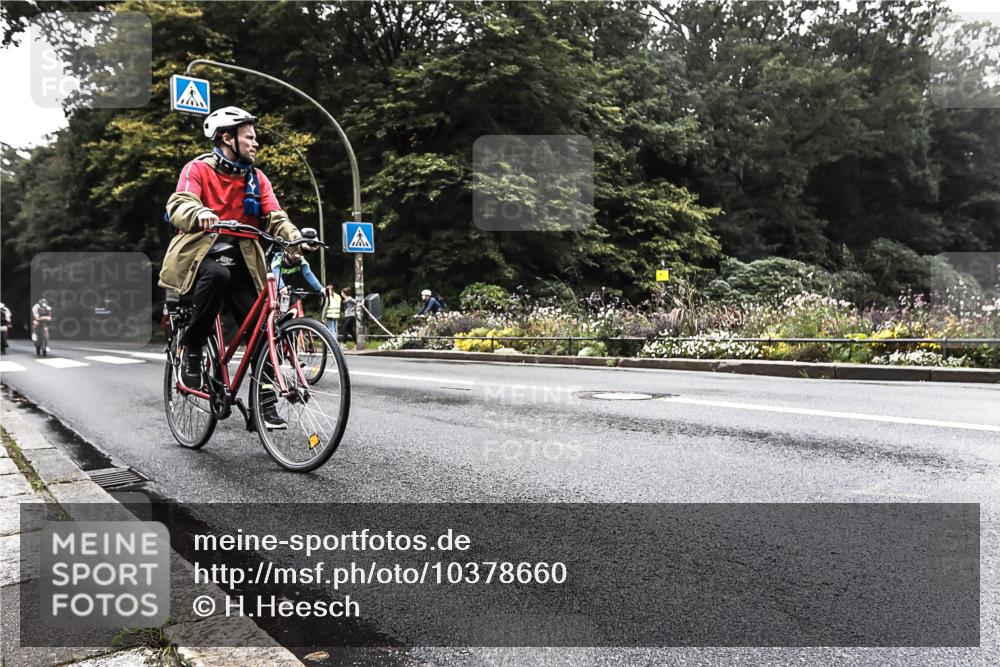 13.09.2026 - Stadtparktriathlon H.Heesch http://msf.ph/oto/10378660 13.09.2026 10:01:55 Radfahren 218, 251, 275, 308, 323 meine-sportfotos.de