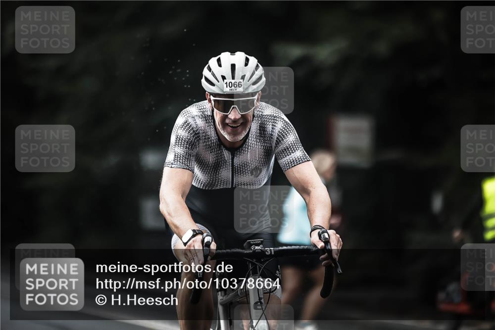 13.09.2026 - Stadtparktriathlon H.Heesch http://msf.ph/oto/10378664 13.09.2026 12:21:37 Radfahren 975, 1066, 1136 meine-sportfotos.de