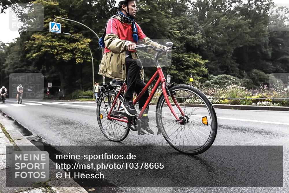 13.09.2026 - Stadtparktriathlon H.Heesch http://msf.ph/oto/10378665 13.09.2026 10:01:55 Radfahren 218, 251, 275, 308, 323 meine-sportfotos.de
