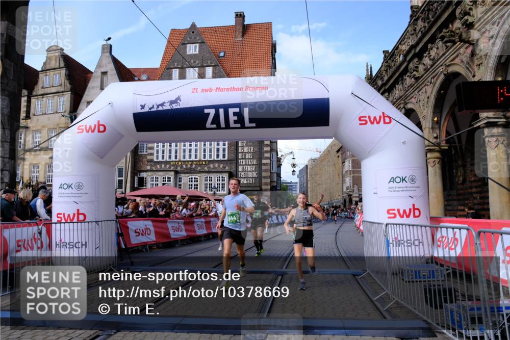 13.09.2026 - 21. swb-Marathon Bremen Tim E. http://msf.ph/oto/10378669 13.09.2026 13:13:55 Ziel 779, 2401, 2767, 2882, 3413, 6407, 7493, 7707, 8477, 8568, 8840, 8963, 9442, 9884, 13099 meine-sportfotos.de
