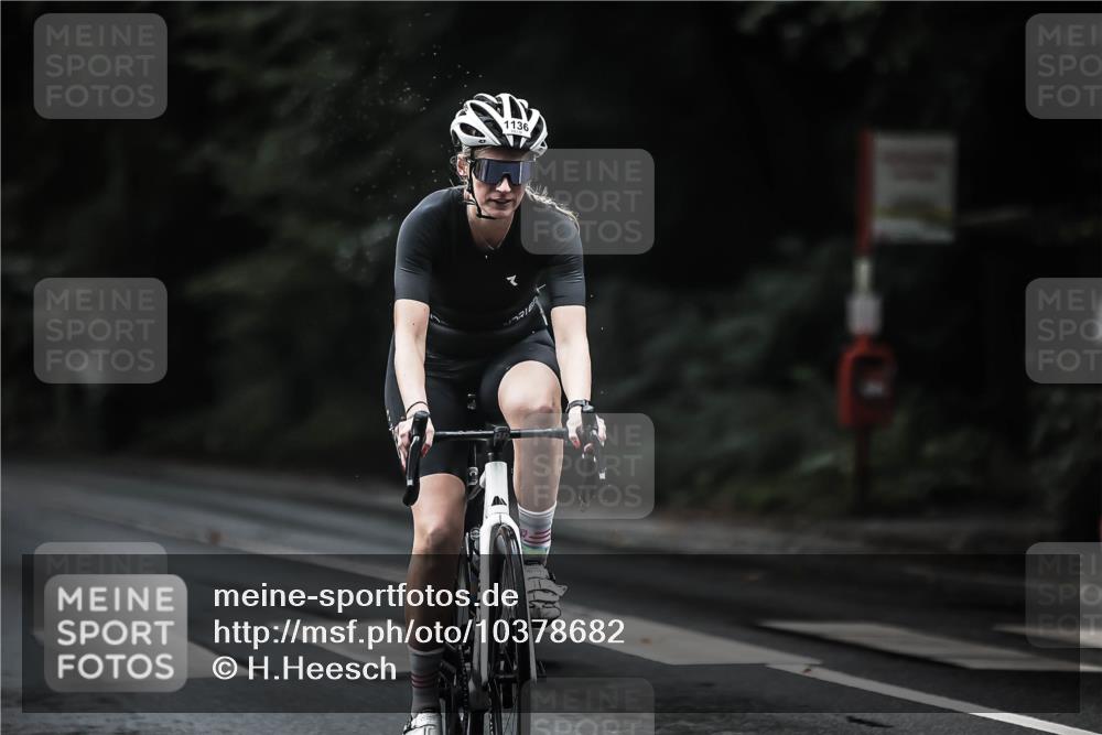 13.09.2026 - Stadtparktriathlon H.Heesch http://msf.ph/oto/10378682 13.09.2026 12:21:42 Radfahren 1009, 1066, 1136 meine-sportfotos.de