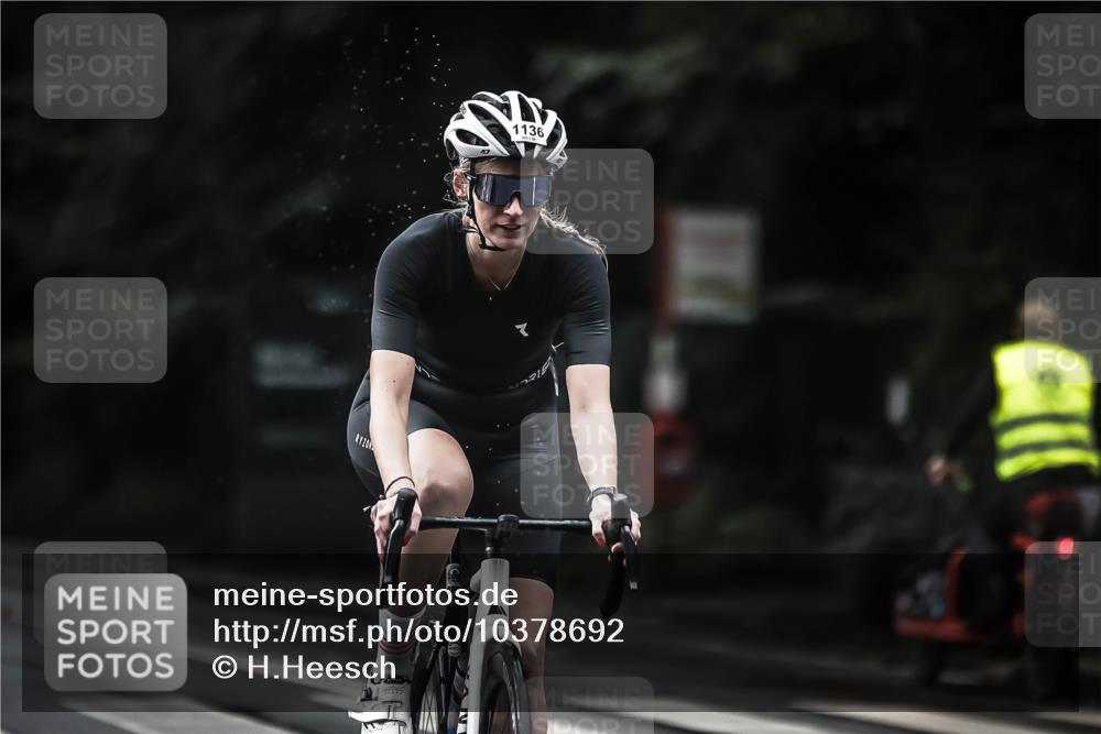 13.09.2026 - Stadtparktriathlon H.Heesch http://msf.ph/oto/10378692 13.09.2026 12:21:42 Radfahren 1009, 1066, 1136 meine-sportfotos.de