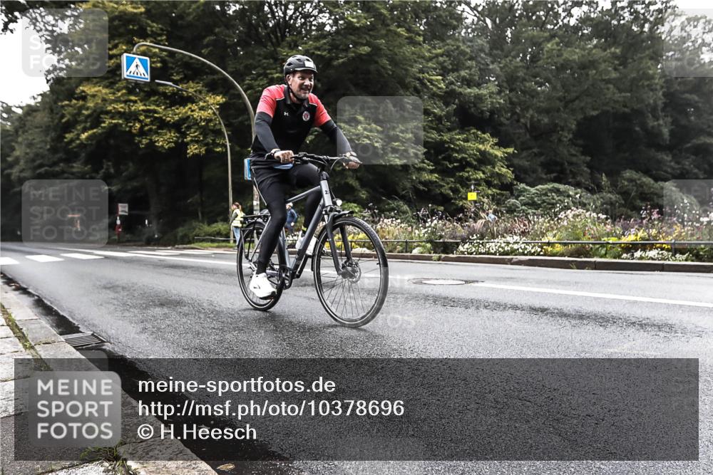 13.09.2026 - Stadtparktriathlon H.Heesch http://msf.ph/oto/10378696 13.09.2026 10:02:00 Radfahren 218, 243, 275, 286, 317, 323 meine-sportfotos.de