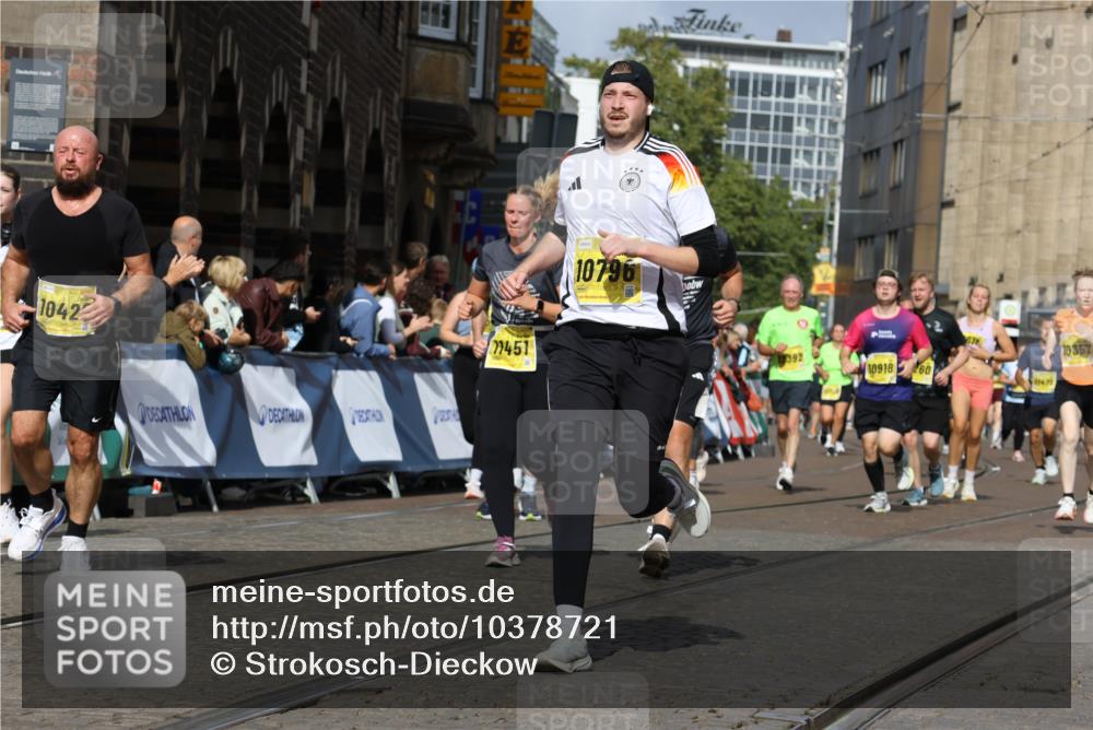 13.09.2026 - 21. swb-Marathon Bremen Strokosch-Dieckow http://msf.ph/oto/10378721 13.09.2026 11:03:58 Ziel 10090, 10091, 10327, 10420, 10569, 10796, 10902, 10950, 11211, 11411, 11595, 11655, 11746, 11868, 12074, 10291, 10390, 10516, 10671, 10672, 10726, 10912, 10913, 11221, 11318, 11539, 11726, 11909, 12001, 12103, 12113, 12140, 12276 meine-sportfotos.de