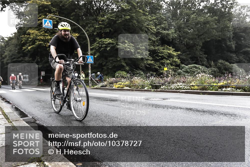 13.09.2026 - Stadtparktriathlon H.Heesch http://msf.ph/oto/10378727 13.09.2026 10:02:18 Radfahren 245, 249, 274, 331, 336 meine-sportfotos.de