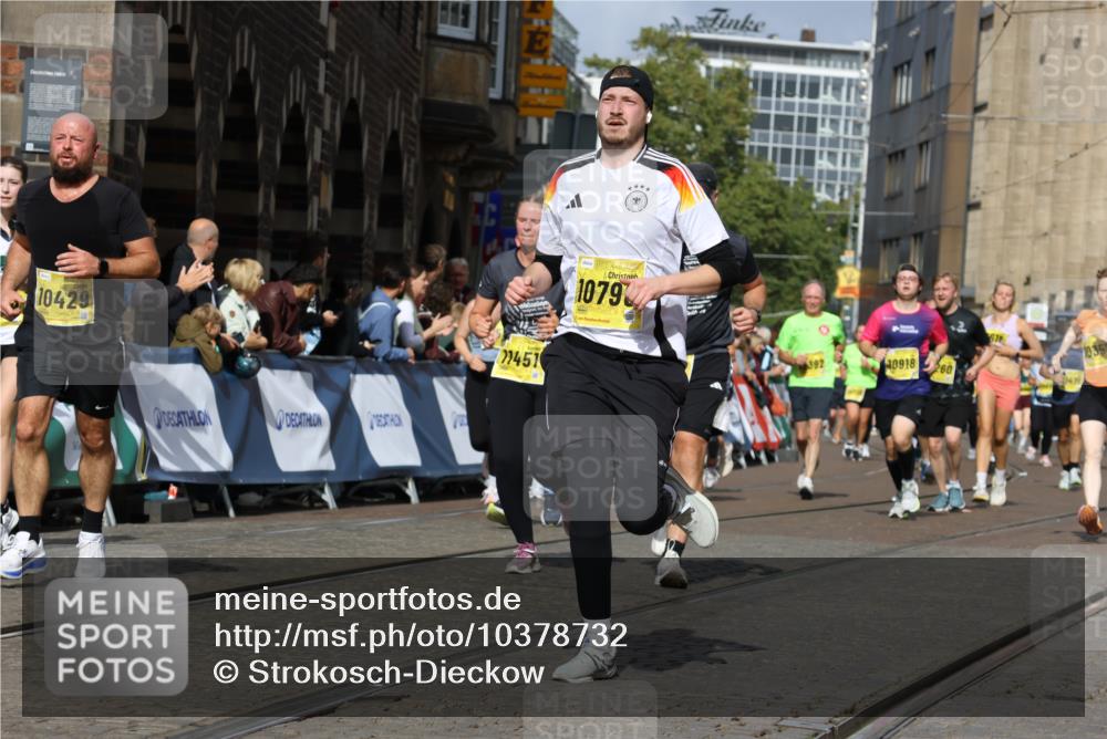 13.09.2026 - 21. swb-Marathon Bremen Strokosch-Dieckow http://msf.ph/oto/10378732 13.09.2026 11:03:58 Ziel 10090, 10091, 10327, 10420, 10569, 10796, 10902, 10950, 11211, 11411, 11595, 11655, 11746, 11868, 12074, 10291, 10390, 10516, 10671, 10672, 10726, 10912, 10913, 11221, 11318, 11539, 11726, 11909, 12001, 12103, 12113, 12140, 12276 meine-sportfotos.de