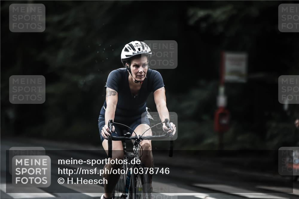 13.09.2026 - Stadtparktriathlon H.Heesch http://msf.ph/oto/10378746 13.09.2026 12:21:51 Radfahren 1009, 1070 meine-sportfotos.de
