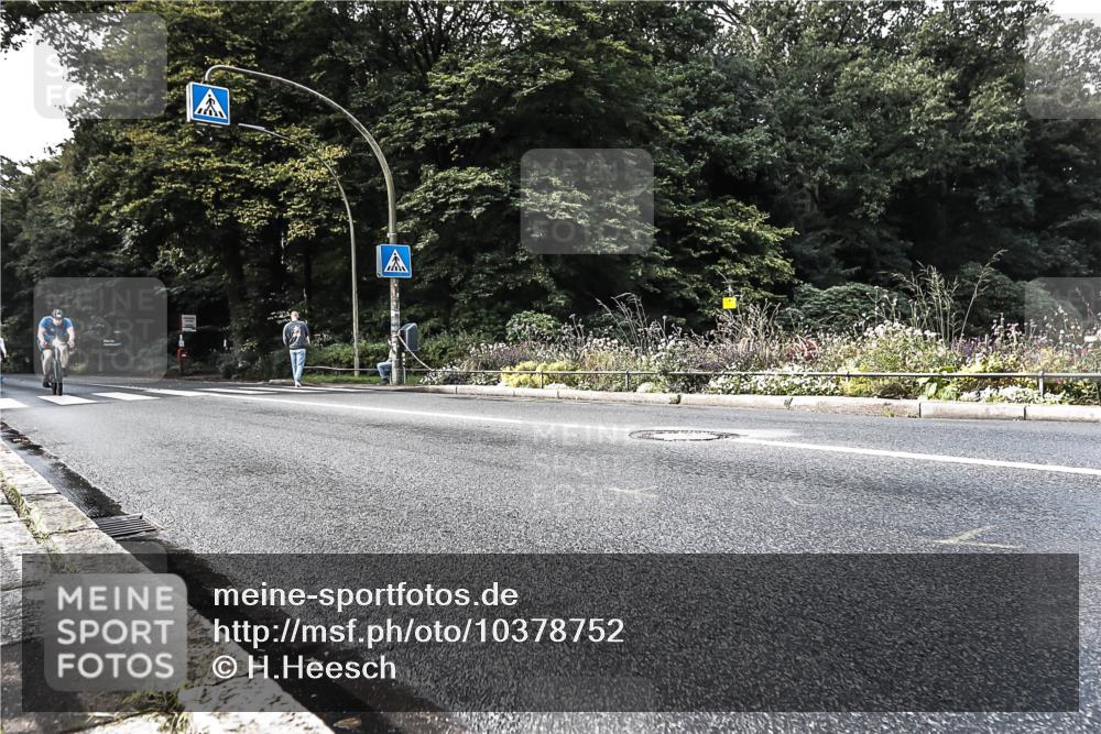 13.09.2026 - Stadtparktriathlon H.Heesch http://msf.ph/oto/10378752 13.09.2026 10:49:44 Radfahren 442, 461, 554 meine-sportfotos.de
