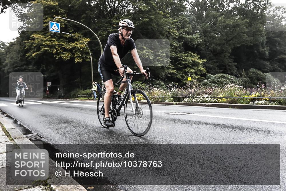 13.09.2026 - Stadtparktriathlon H.Heesch http://msf.ph/oto/10378763 13.09.2026 10:02:29 Radfahren 267, 316, 326 meine-sportfotos.de