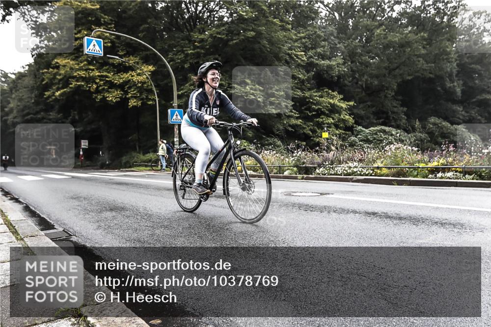13.09.2026 - Stadtparktriathlon H.Heesch http://msf.ph/oto/10378769 13.09.2026 10:02:30 Radfahren 267, 316, 326 meine-sportfotos.de