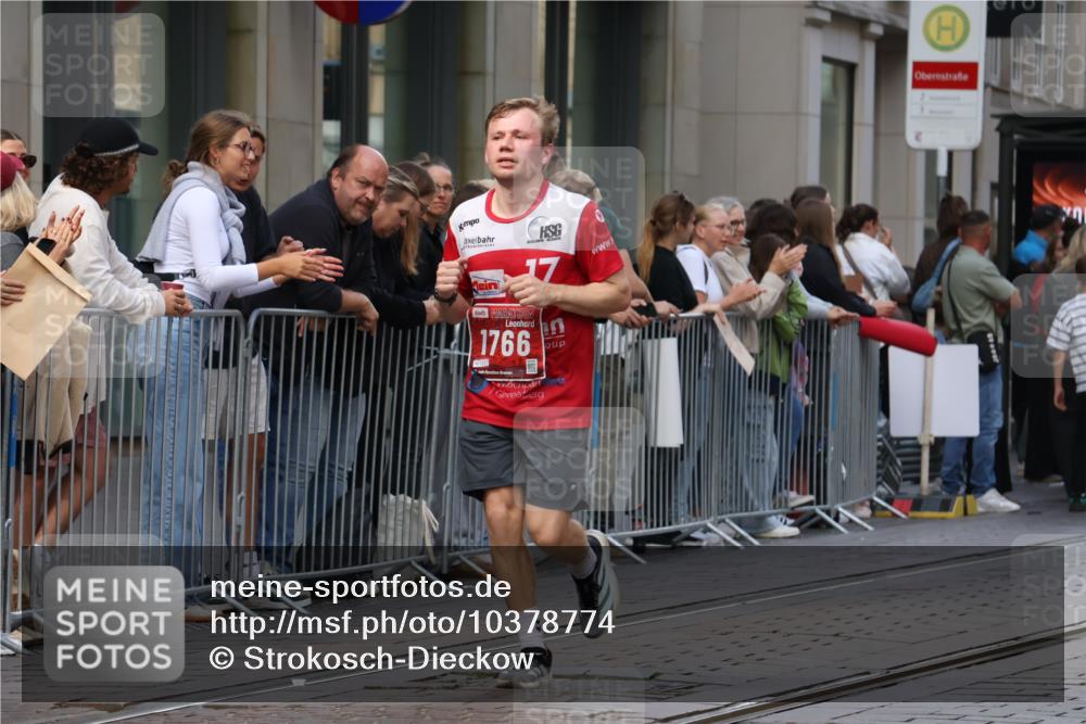 13.09.2026 - 21. swb-Marathon Bremen Strokosch-Dieckow http://msf.ph/oto/10378774 13.09.2026 12:37:47 Ziel 1766 meine-sportfotos.de