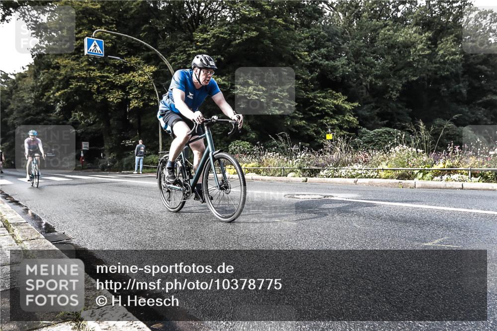13.09.2026 - Stadtparktriathlon H.Heesch http://msf.ph/oto/10378775 13.09.2026 10:49:45 Radfahren 442, 461, 554 meine-sportfotos.de