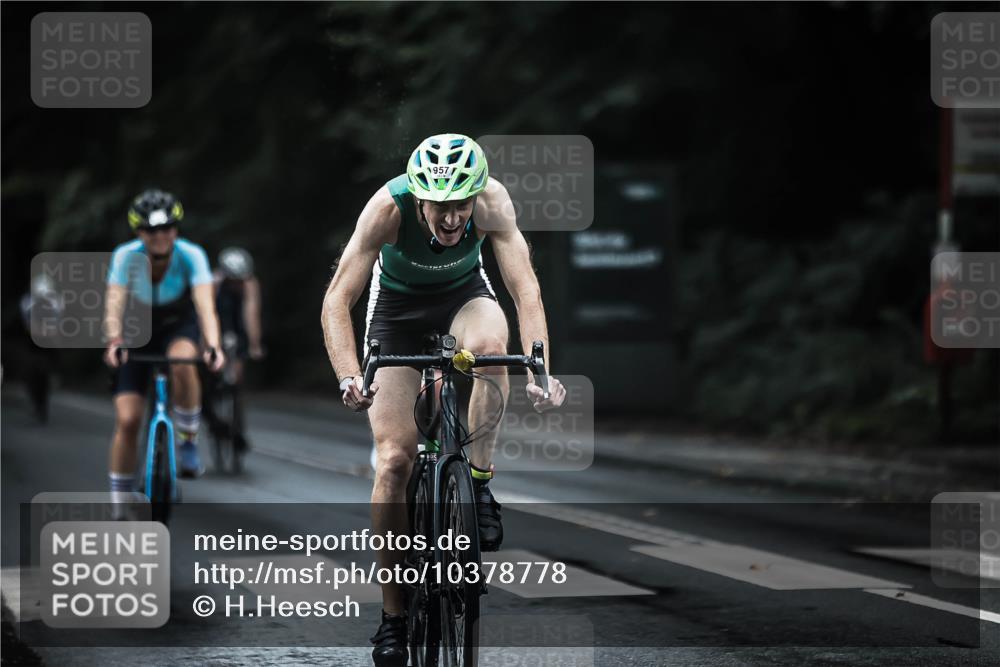 13.09.2026 - Stadtparktriathlon H.Heesch http://msf.ph/oto/10378778 13.09.2026 12:21:58 Radfahren 957, 1035, 1055, 1069, 1127, 1156, 1163 meine-sportfotos.de