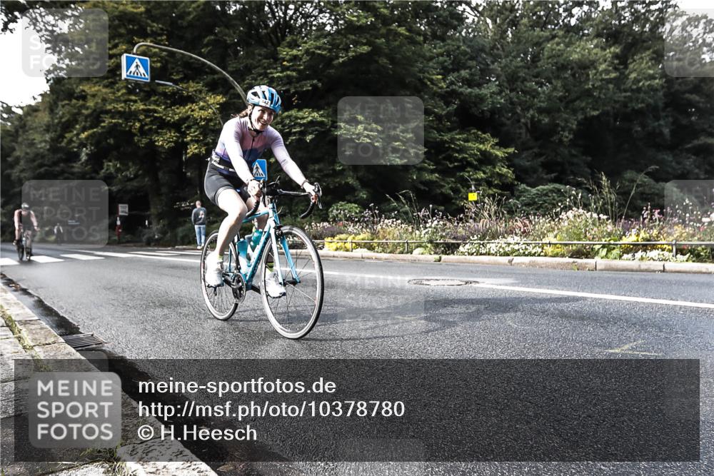 13.09.2026 - Stadtparktriathlon H.Heesch http://msf.ph/oto/10378780 13.09.2026 10:49:47 Radfahren 442, 457, 554 meine-sportfotos.de