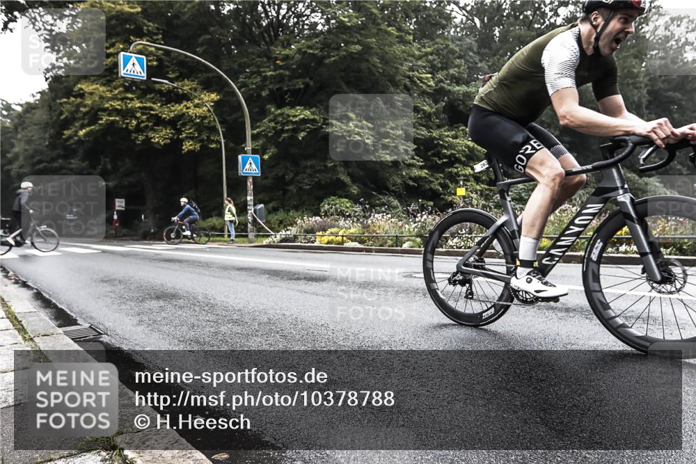 13.09.2026 - Stadtparktriathlon H.Heesch http://msf.ph/oto/10378788 13.09.2026 10:02:38 Radfahren 211, 263, 313 meine-sportfotos.de