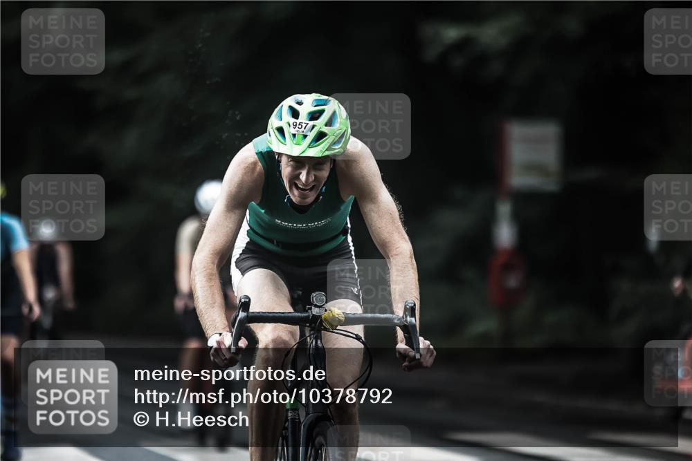 13.09.2026 - Stadtparktriathlon H.Heesch http://msf.ph/oto/10378792 13.09.2026 12:21:58 Radfahren 957, 1035, 1055, 1069, 1127, 1156, 1163 meine-sportfotos.de