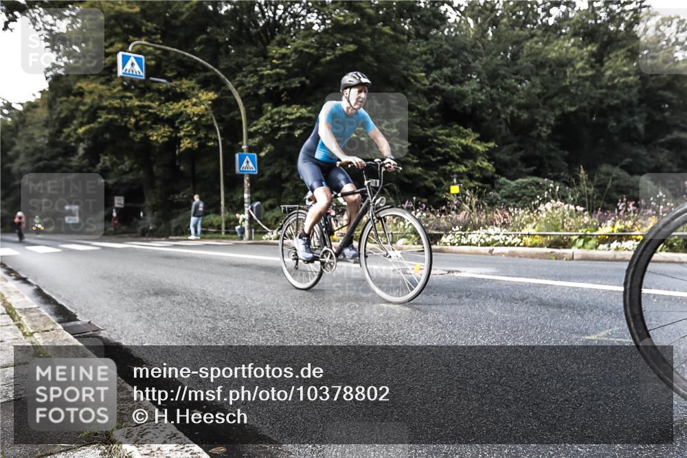 13.09.2026 - Stadtparktriathlon H.Heesch http://msf.ph/oto/10378802 13.09.2026 10:49:53 Radfahren 399, 407, 548 meine-sportfotos.de