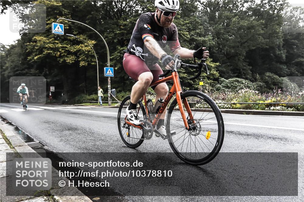 13.09.2026 - Stadtparktriathlon H.Heesch http://msf.ph/oto/10378810 13.09.2026 10:03:00 Radfahren 253, 254 meine-sportfotos.de