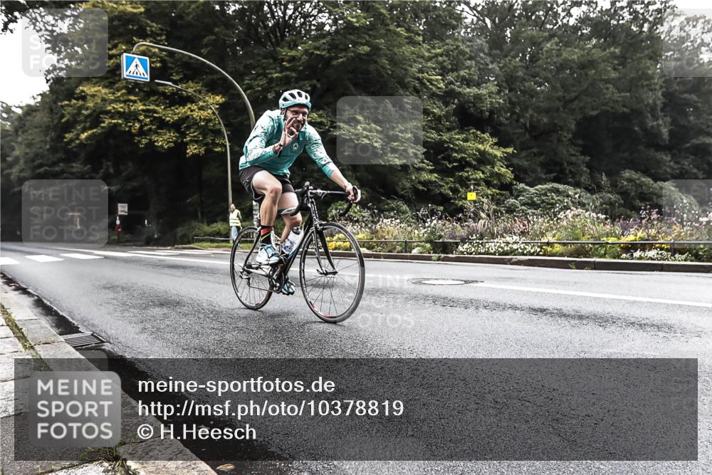 13.09.2026 - Stadtparktriathlon H.Heesch http://msf.ph/oto/10378819 13.09.2026 10:03:01 Radfahren 253, 254 meine-sportfotos.de