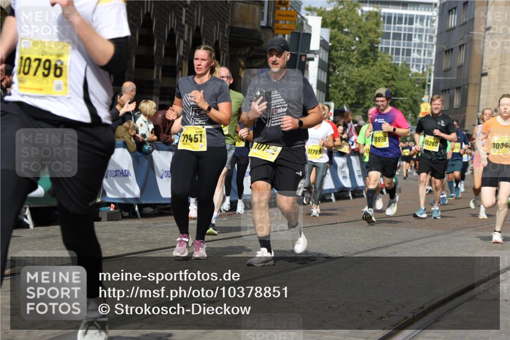 13.09.2026 - 21. swb-Marathon Bremen Strokosch-Dieckow http://msf.ph/oto/10378851 13.09.2026 11:03:59 Ziel 10090, 10091, 10327, 10420, 10569, 10796, 10902, 10950, 11211, 11411, 11595, 11655, 11746, 11868, 12074, 10291, 10390, 10516, 10671, 10672, 10726, 10912, 10913, 11221, 11318, 11539, 11726, 11909, 12001, 12103, 12113, 12140, 12276 meine-sportfotos.de