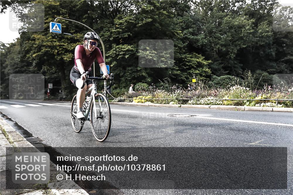 13.09.2026 - Stadtparktriathlon H.Heesch http://msf.ph/oto/10378861 13.09.2026 10:50:05 Radfahren 359, 421 meine-sportfotos.de