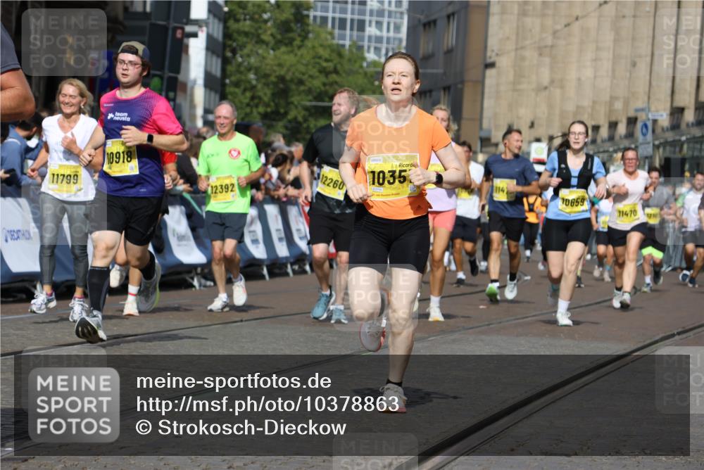 13.09.2026 - 21. swb-Marathon Bremen Strokosch-Dieckow http://msf.ph/oto/10378863 13.09.2026 11:04:01 Ziel 10090, 10091, 10327, 10357, 10420, 10429, 10569, 10796, 10902, 10950, 11211, 11411, 11595, 11655, 11746, 11868, 12074, 10182, 10291, 10390, 10516, 10671, 10672, 10726, 10912, 10913, 11221, 11318, 11336, 11539, 11726, 11909, 12001, 12103, 12113, 12276 meine-sportfotos.de