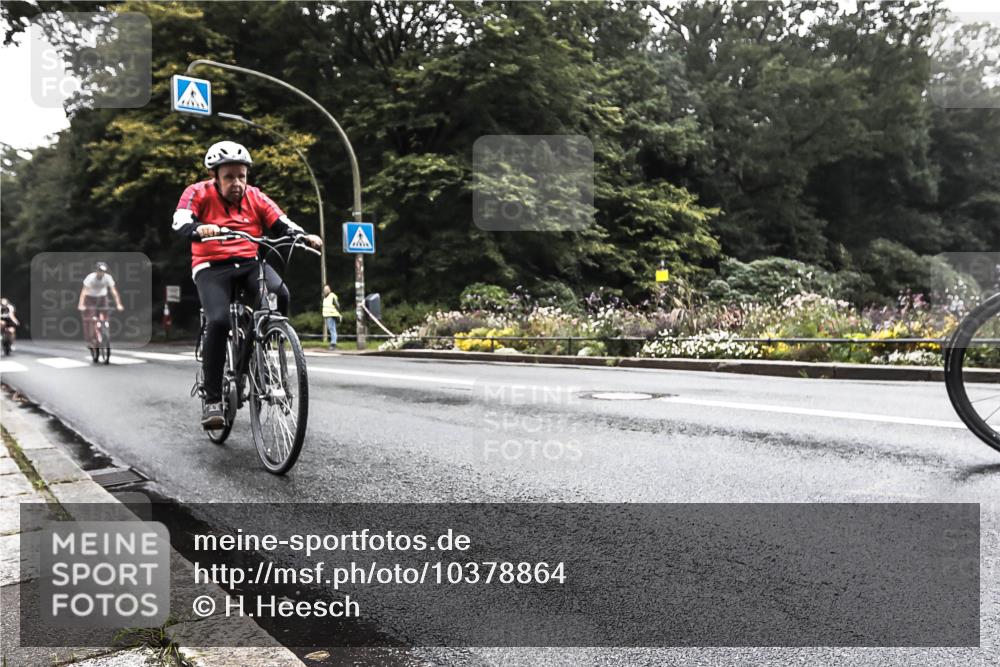 13.09.2026 - Stadtparktriathlon H.Heesch http://msf.ph/oto/10378864 13.09.2026 10:03:21 Radfahren 255, 270, 335 meine-sportfotos.de