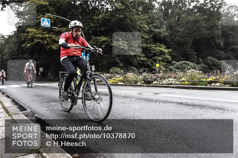 13.09.2026 - Stadtparktriathlon H.Heesch http://msf.ph/oto/10378870 13.09.2026 10:03:22 Radfahren 255, 270, 302, 335 meine-sportfotos.de
