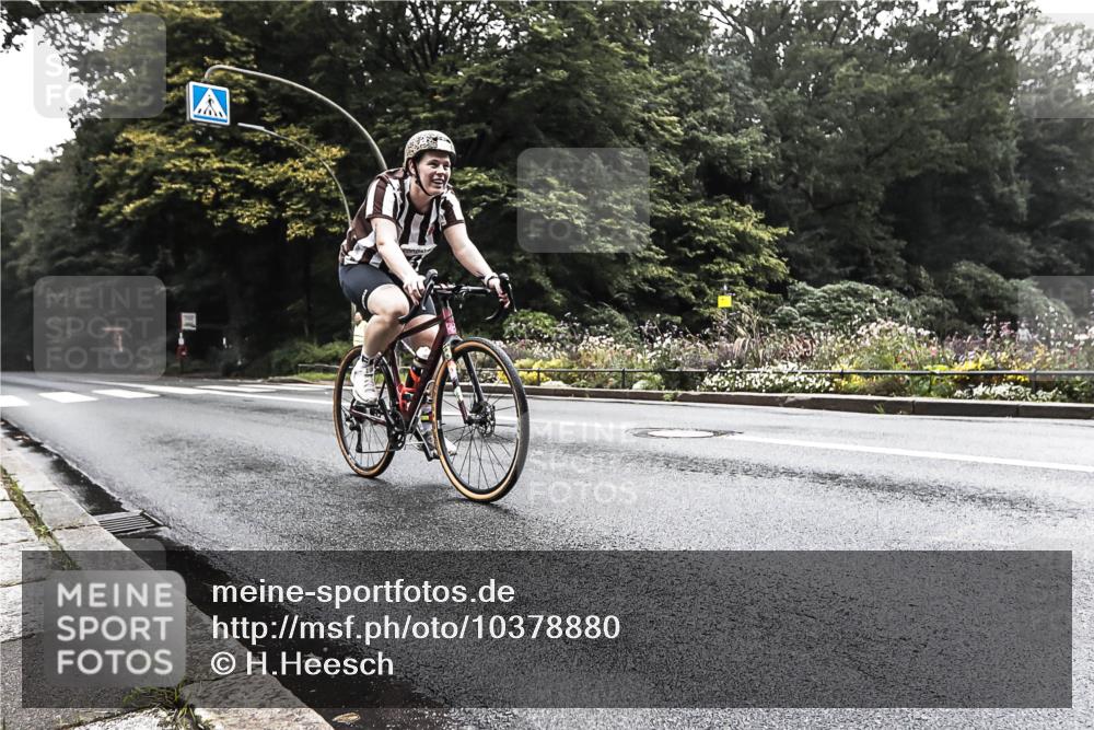 13.09.2026 - Stadtparktriathlon H.Heesch http://msf.ph/oto/10378880 13.09.2026 10:03:25 Radfahren 255, 270, 302 meine-sportfotos.de