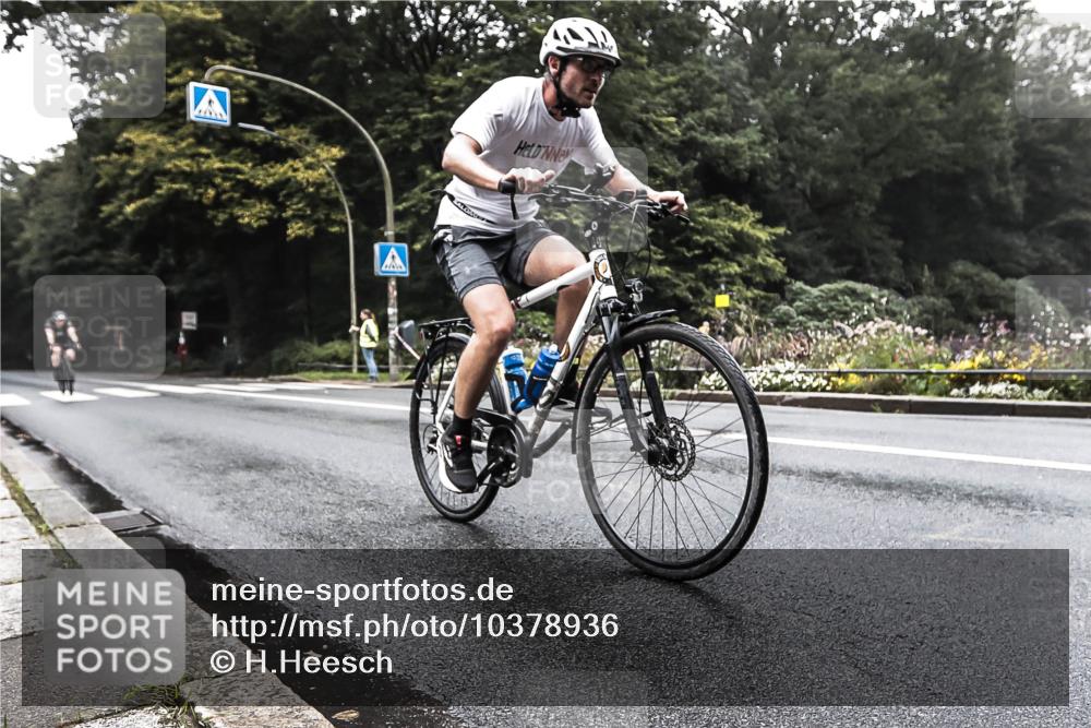 13.09.2026 - Stadtparktriathlon H.Heesch http://msf.ph/oto/10378936 13.09.2026 10:04:24 Radfahren 252, 265 meine-sportfotos.de